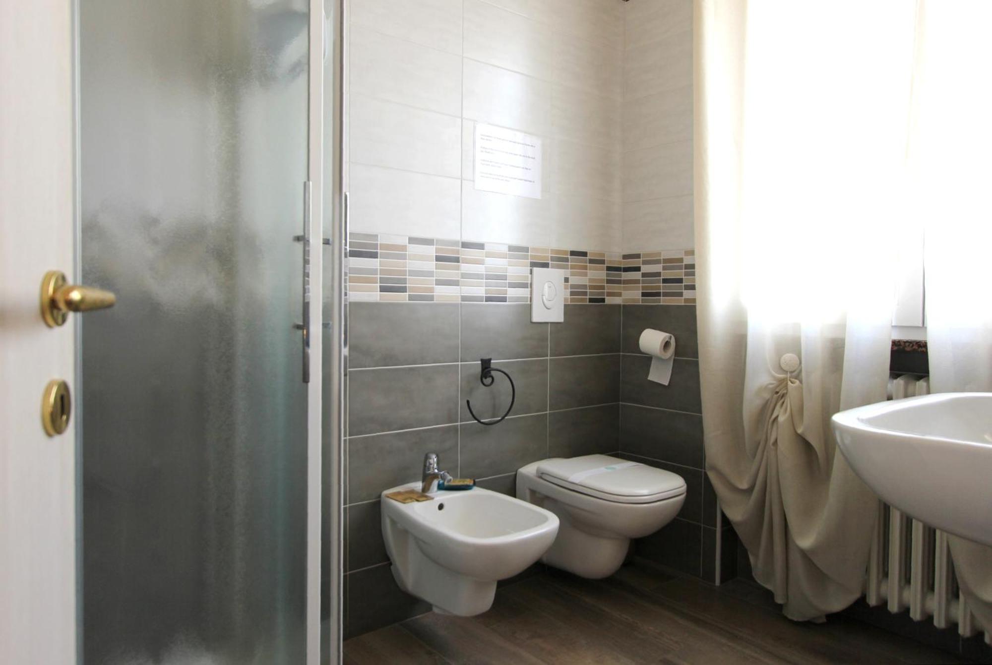 Maison N&M Desenzano del Garda Luaran gambar